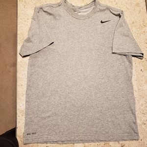 Nike  men's gray shirt